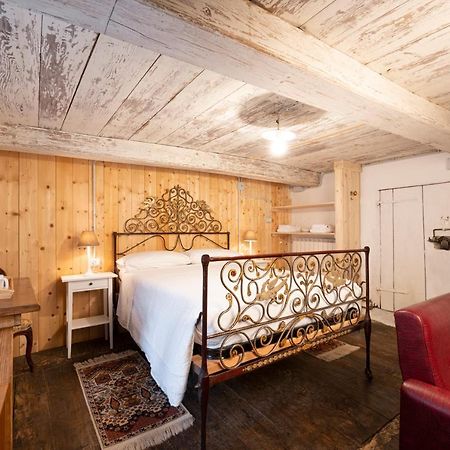 B&B Casa Quaroni Anzino Екстериор снимка