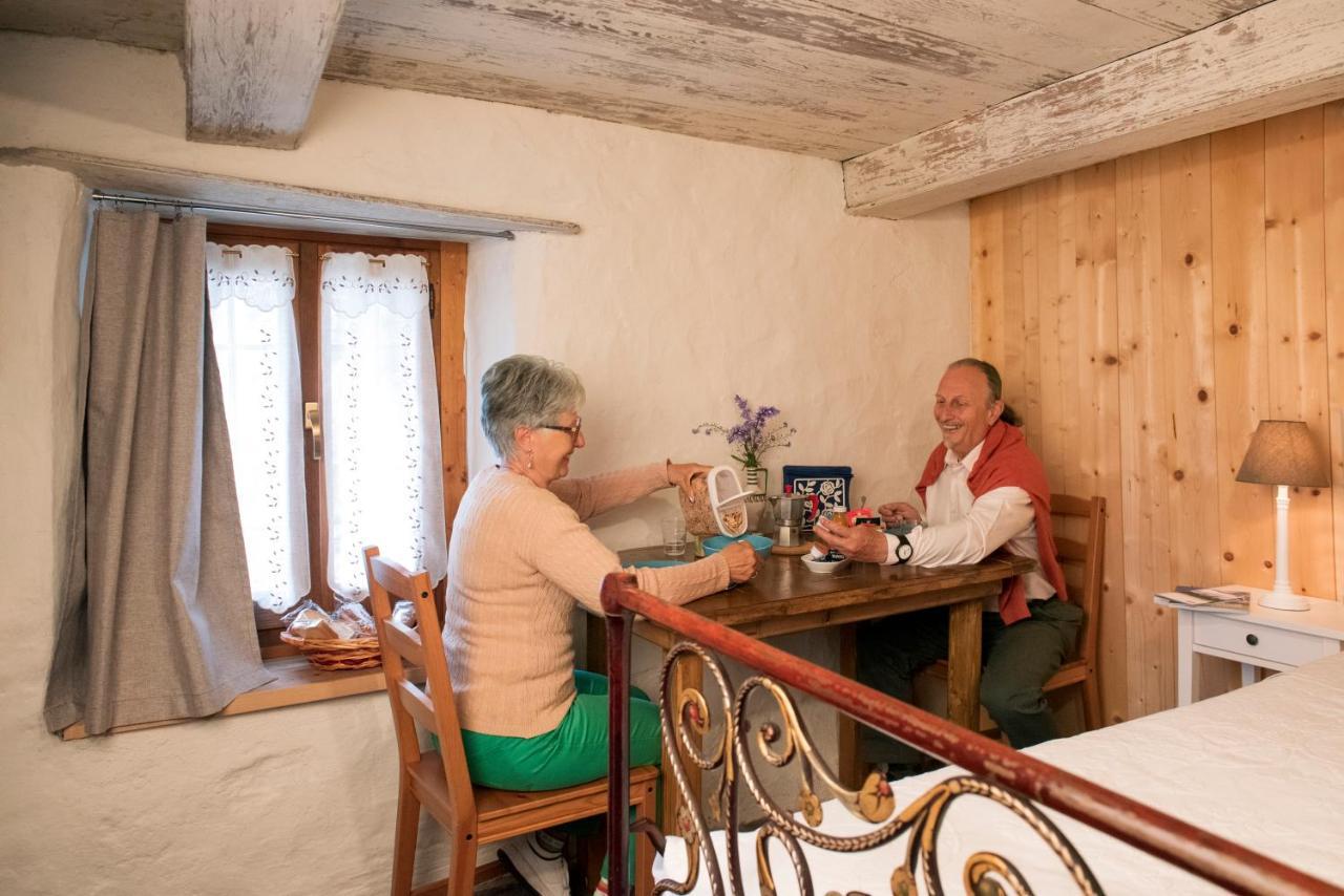 B&B Casa Quaroni Anzino Екстериор снимка